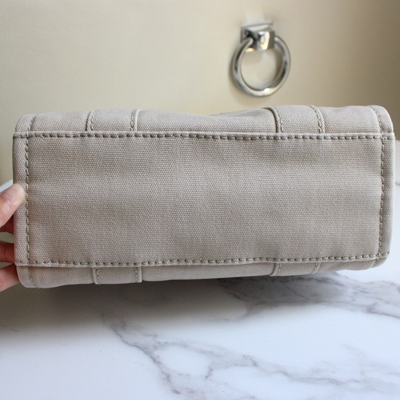 Marc Jacobs Small Tote Bag Beige - Picture 4 of 13